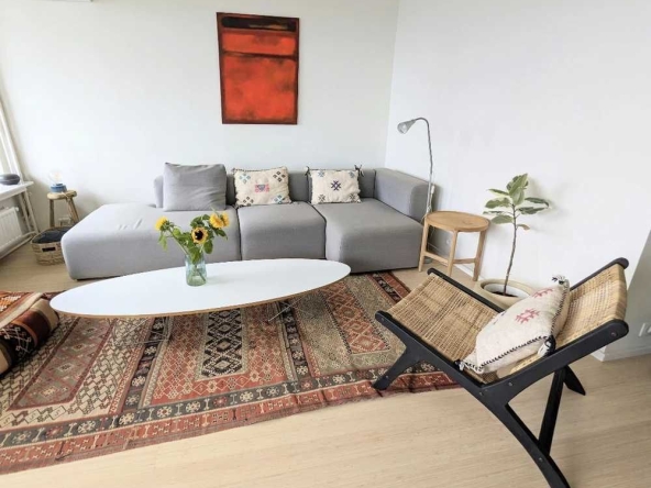Дава се под наем Двустаен апартамент в София, Център - 55 кв.м за 397.8 € - Снимка #1