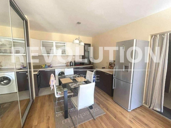 Дава се под наем Едностаен апартамент в Варна, м-т Траката - 30 кв.м за 350 € - Снимка #1