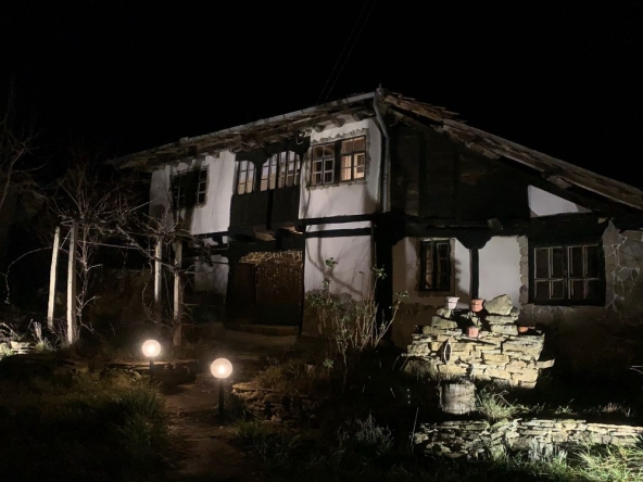 Къща в София, Лозенец - 140 кв.м за 543 €/кв.м - Снимка #1