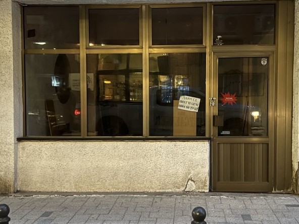Дава се под наем Магазин в София, Център - 50 кв.м за 498.27 € - Снимка #1