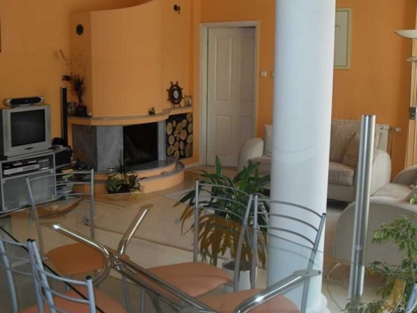Тристаен апартамент в София, Витоша - 87 кв.м за 2529 €/кв.м - Снимка #1