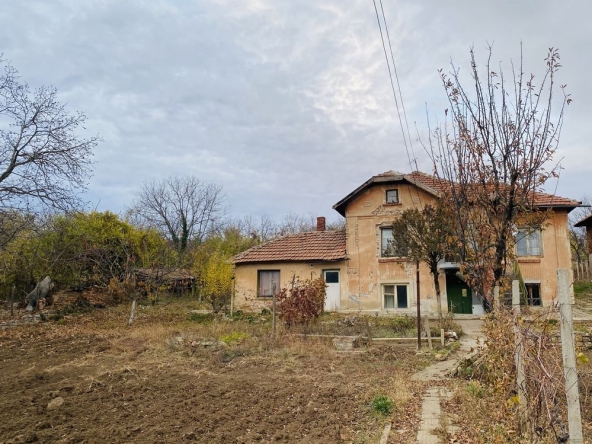 Къща в с. Радишево, Област Плевен - 100 кв.м за 327 €/кв.м - Снимка #1