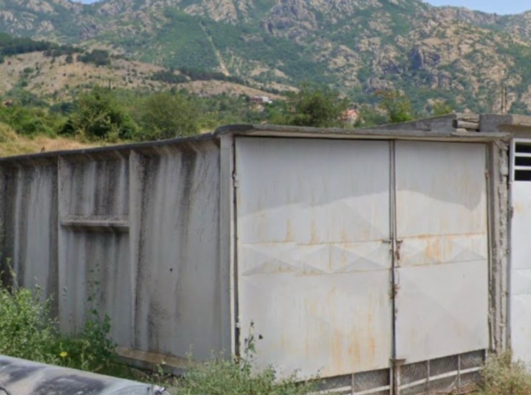 Гараж / Паркомясто в с. Балей, Област Видин - 25 кв.м за 51 €/кв.м - Снимка #1