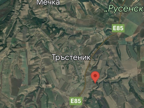 Земеделски имот в с. Тръстеник, Област Русе -  кв.м за 57 €/дка - Снимка #1