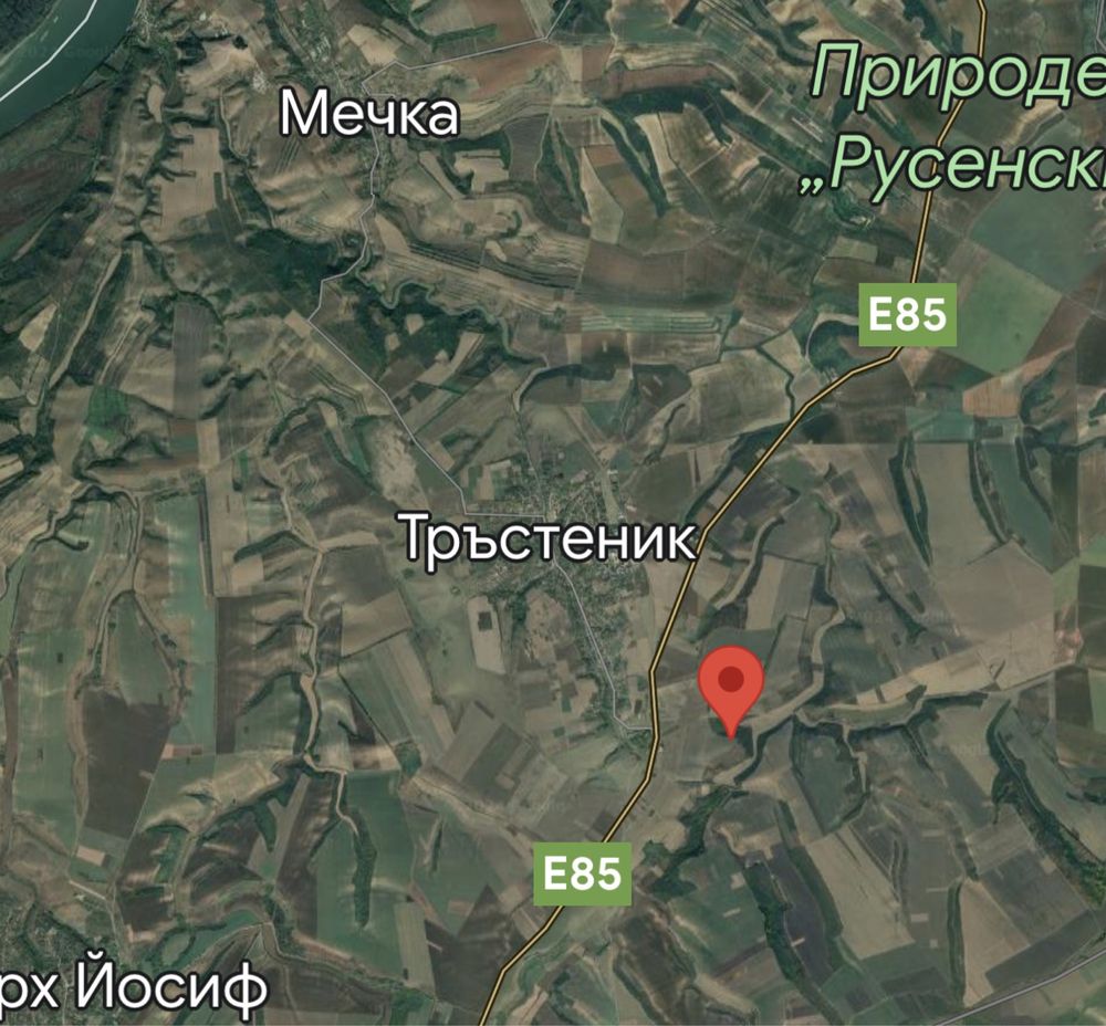 Земеделски имот в с. Тръстеник, Област Русе -  кв.м за 57 €/дка - Снимка #1