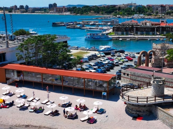 Дава се под наем Магазин в Несебър - 250 кв.м за 45332.88 € - Снимка #1