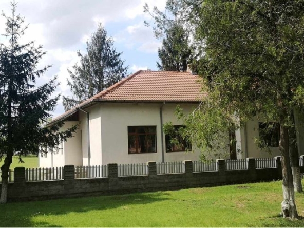 Къща в с. Грънчарово, Област Силистра - 500 кв.м за 255 €/кв.м - Снимка #1