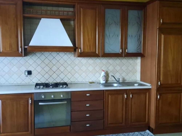 Дава се под наем Двустаен апартамент в Пловдив, Въстанически - 60 кв.м за 306 € - Снимка #1