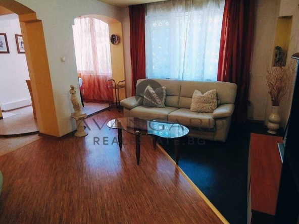 Тристаен апартамент в Пловдив, Тракия - 120 кв.м за 2057 €/кв.м - Снимка #1