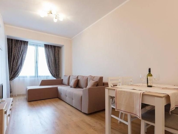 Дава се под наем Двустаен апартамент в Бургас, Зорница - 74 кв.м за 765 € - Снимка #1