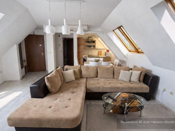Дава се под наем Двустаен апартамент в Варна, Център - 86 кв.м за 598.23 € - Снимка #1
