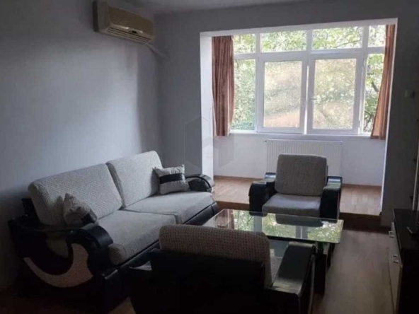 Дава се под наем Тристаен апартамент в Пловдив, Старият град - 88 кв.м за 229.5 € - Снимка #1