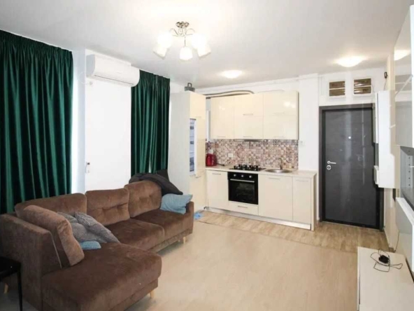 Дава се под наем Тристаен апартамент в Бургас, Изгрев - 85 кв.м за 510 € - Снимка #1