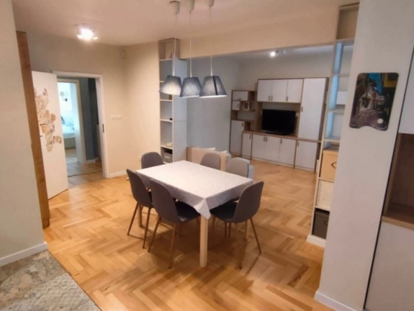 Дава се под наем Тристаен апартамент в София, Гео Милев - 110 кв.м за 896.58 € - Снимка #1