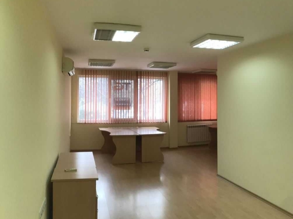 Дава се под наем Офис в Пловдив, Кършияка - 60 кв.м за 306 € - Снимка #1