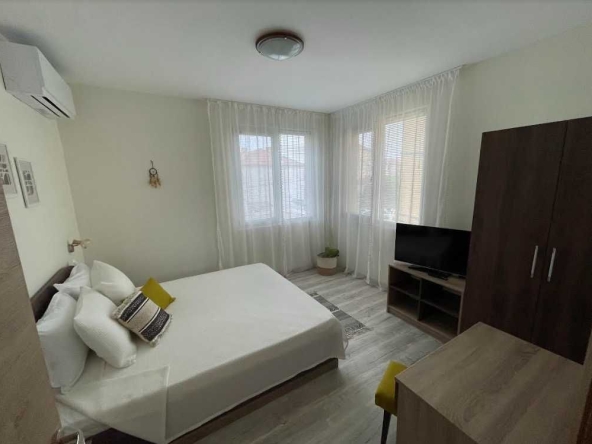 Дава се под наем Къща в Бургас, Сарафово - 120 кв.м за 1632 € - Снимка #1