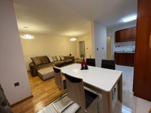 Дава се под наем Тристаен апартамент в София, Лозенец - 125 кв.м за 1350 € - Снимка #1