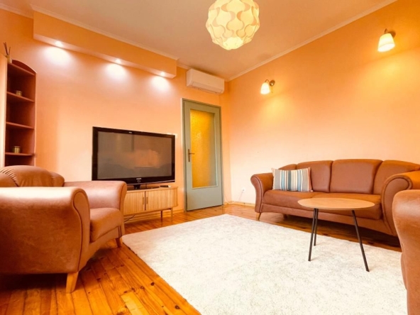 Дава се под наем Двустаен апартамент в София, Център - 60 кв.м за 650 € - Снимка #1