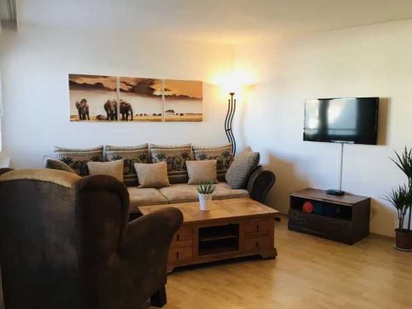 Дава се под наем Тристаен апартамент в Пловдив, Западен - 90 кв.м за 321.3 € - Снимка #1