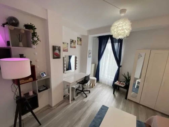 Дава се под наем Тристаен апартамент в Пловдив, Коматево - 88 кв.м за 382.5 € - Снимка #1