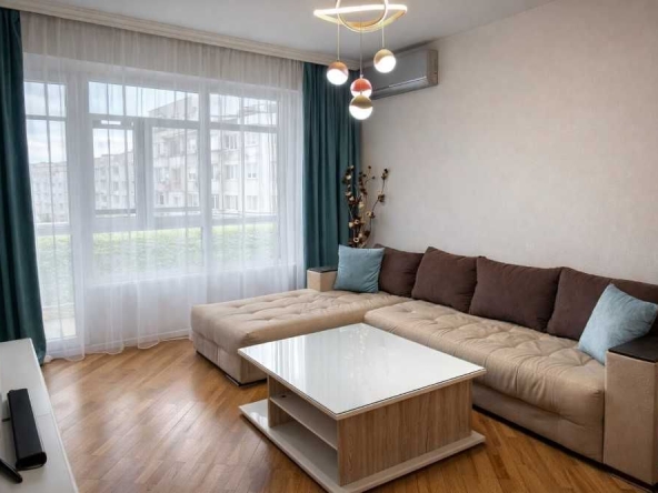 Дава се под наем Двустаен апартамент в София, Света Троица - 65 кв.м за 547.23 € - Снимка #1