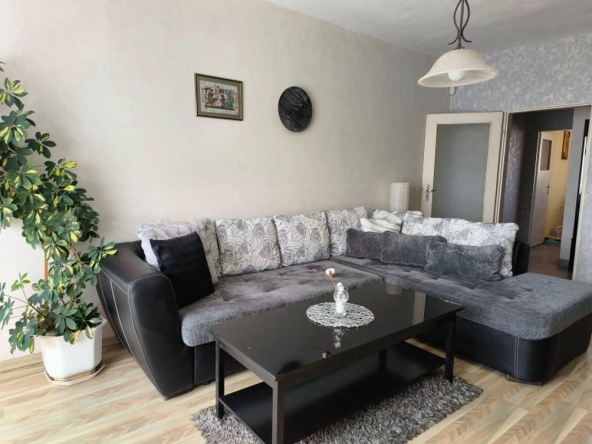 Дава се под наем Тристаен апартамент в София, Света Троица - 90 кв.м за 650 € - Снимка #1