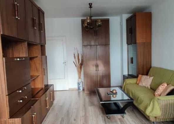 Дава се под наем Двустаен апартамент в Бургас, Меден рудник - зона А - 66 кв.м за 250 € - Снимка #1