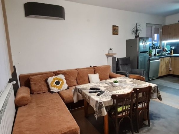 Тристаен апартамент в Луковит - 109 кв.м за 702 €/кв.м - Снимка #1