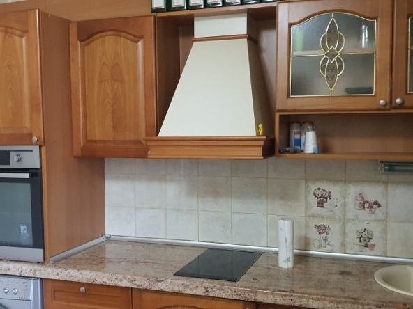 Дава се под наем Четиристаен апартамент в Плевен, Идеален център - 100 кв.м за 510 € - Снимка #1