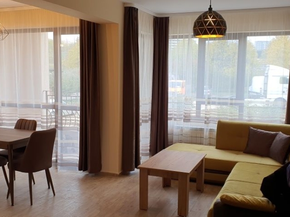 Дава се под наем Тристаен апартамент в Плевен, Дружба 1 - 110 кв.м за 612 € - Снимка #1