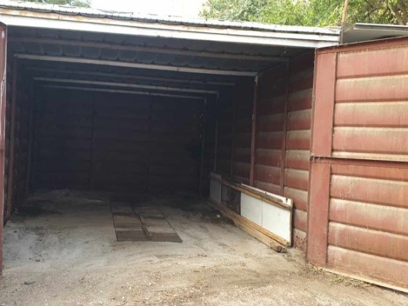 Гараж / Паркомясто в Казанлък - 15 кв.м за 11 €/кв.м - Снимка #1