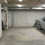 Дава се под наем Гараж / Паркомясто в Варна, Чайка - 20 кв.м за 102 € - Снимка #1