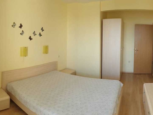 Дава се под наем Тристаен апартамент в Бургас, Славейков - 110 кв.м за 127.5 € - Снимка #1