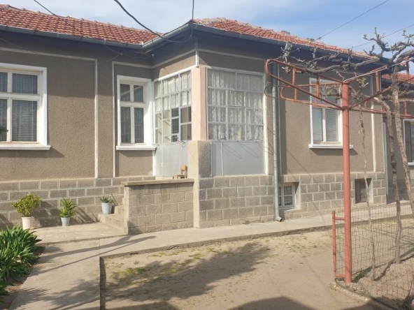 Къща в с. Градина, Област Пловдив - 1100 кв.м за 50 €/кв.м - Снимка #1