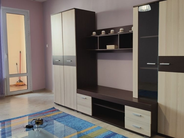 Дава се под наем Тристаен апартамент в Чирпан - 65 кв.м за 193.8 € - Снимка #1