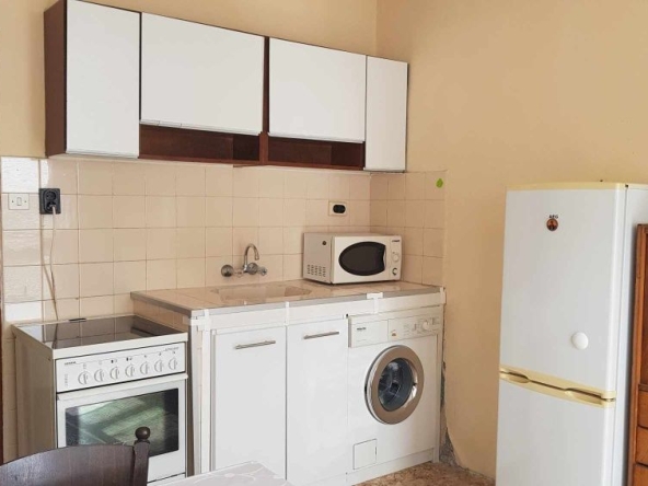 Дава се под наем Двустаен апартамент в Карлово - 54 кв.м за 193.8 € - Снимка #1