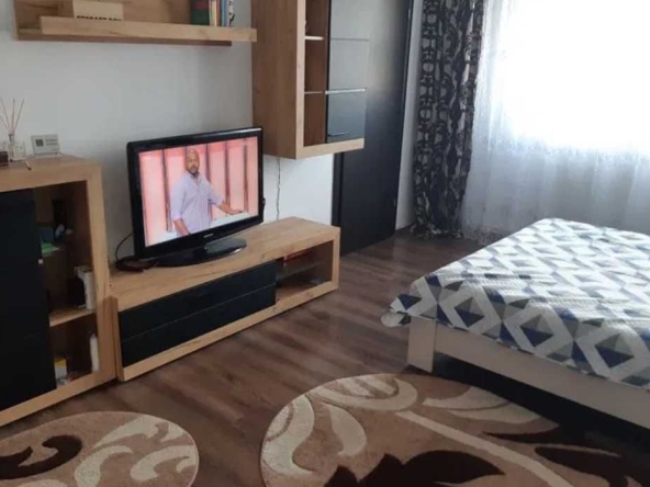 Дава се под наем Тристаен апартамент в Пловдив, Каменица 2 - 96 кв.м за 357 € - Снимка #1