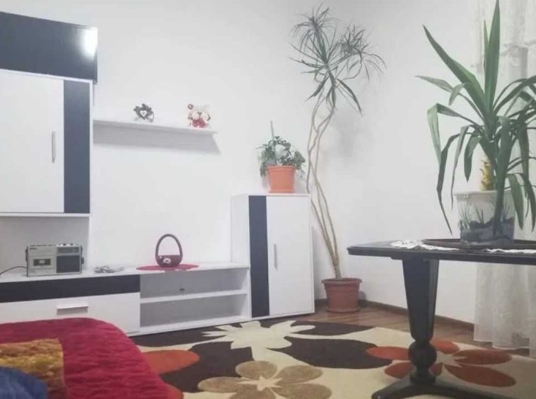 Дава се под наем Едностаен апартамент в Пловдив, Каменица 1 - 40 кв.м за 153 € - Снимка #1