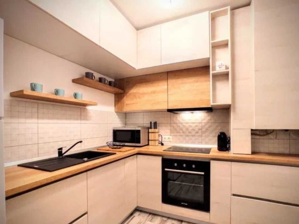 Дава се под наем Двустаен апартамент в Пловдив, Каменица 1 - 60 кв.м за 285.6 € - Снимка #1