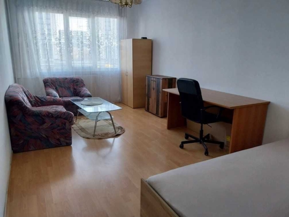 Дава се под наем Тристаен апартамент в София, Фондови жилища - 62 кв.м за 458.49 € - Снимка #1