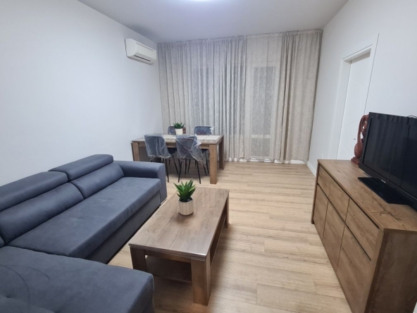 Дава се под наем Тристаен апартамент в Пловдив, Кючук Париж - 80 кв.м за 612 € - Снимка #1