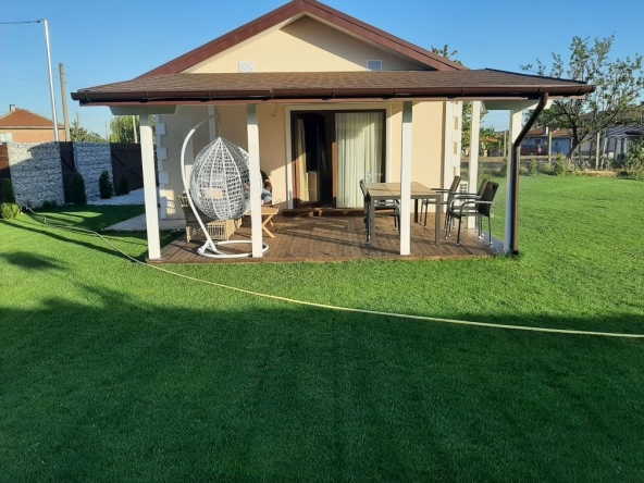 Дава се под наем Къща в с. Рогош, Област Пловдив - 80 кв.м за 816 € - Снимка #1