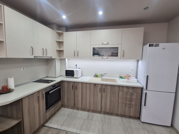 Дава се под наем Двустаен апартамент в Пловдив, Тракия - 80 кв.м за 459 € - Снимка #1