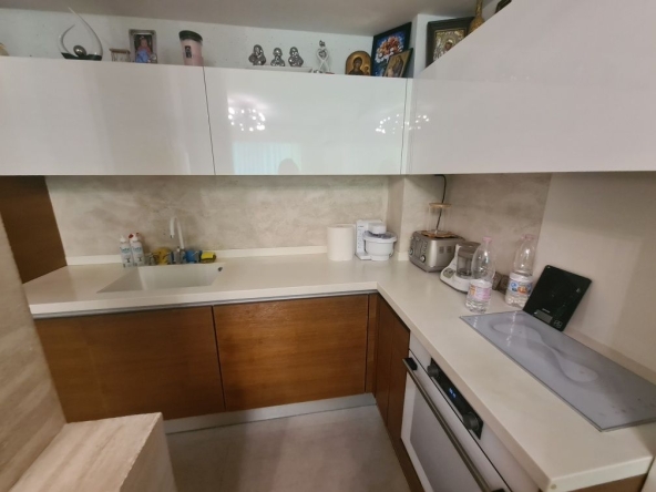 Тристаен апартамент в Пловдив, Кършияка - 80 кв.м за 1988 €/кв.м - Снимка #1