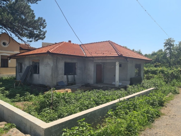 Къща в Берковица - 100 кв.м за 700 €/кв.м - Снимка #1