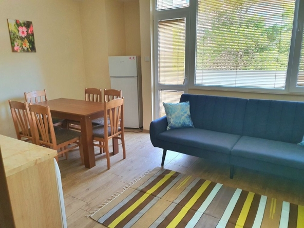 Дава се под наем Тристаен апартамент в Плевен, Идеален център - 70 кв.м за 408 € - Снимка #1