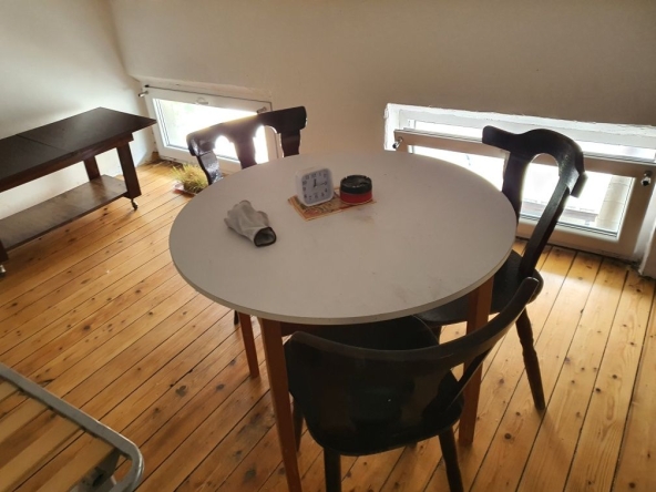 Дава се под наем Ателие в Варна, Базар Левски - 12 кв.м за 91.8 € - Снимка #1