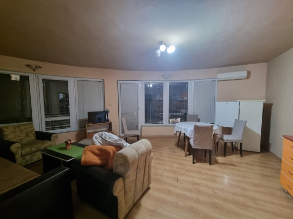 Дава се под наем Двустаен апартамент в Дупница - 60 кв.м за 331.5 € - Снимка #1