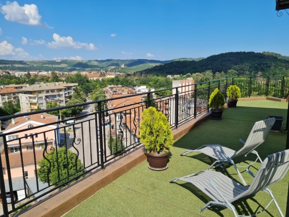 Дава се под наем Едностаен апартамент в Велико Търново, Център - 35 кв.м за 328.95 € - Снимка #1