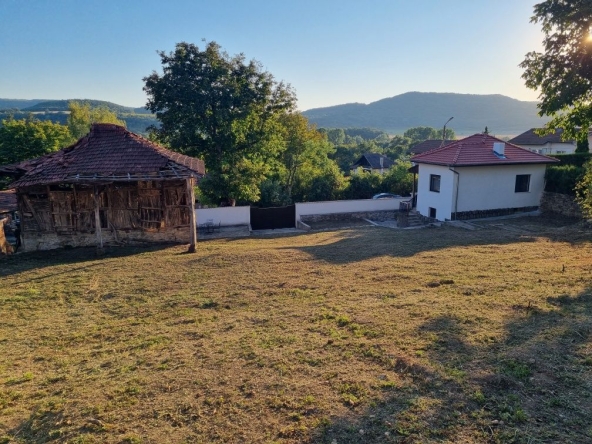 Къща в Ловеч, Широк център - 120 кв.м за 1000 €/кв.м - Снимка #1